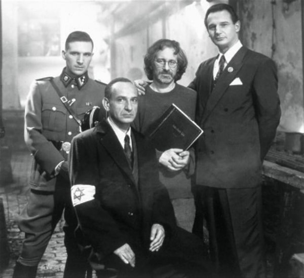 10. Легенды! Или, другими словами, герои «Списка Шиндлера» и создатель фильма 😎