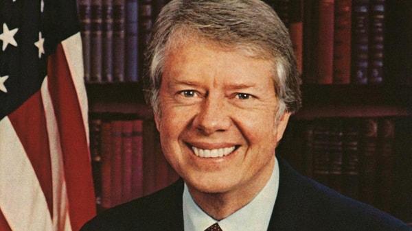 13. Jimmy Carter seçim vaadi olarak “UFO’larla ilgili tüm belgeleri halka açma” sözü vermişti. Seçildikten sonra ulusal güvenlik gerekçeleri sebebiyle bu sözünden caydı.