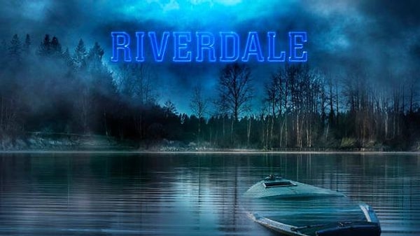 4. Riverdale konusu incelendiğinde olaylar küçük ama son derece ilginç bir kasabada geçmekte.Sakin ve her şeyin sıradan göründüğü bu kasabaya özellikle dışarıdan gelenler farklı duygulara kapılmaktadır.