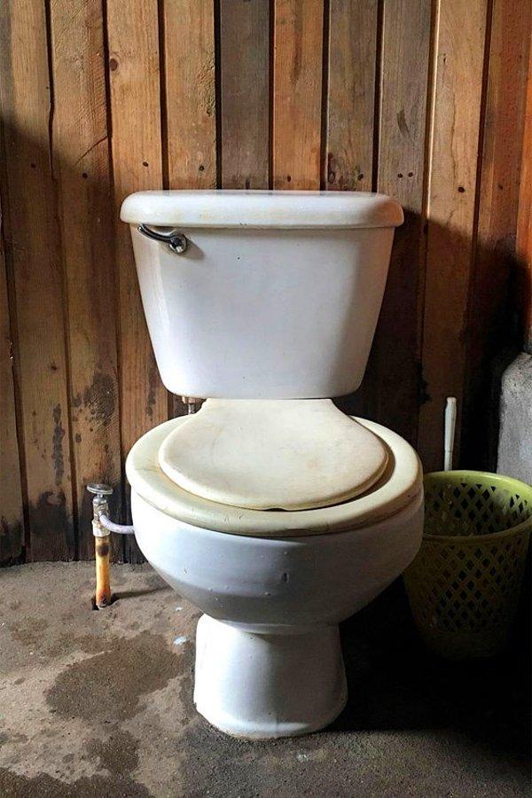 9. Guatemala'da alafranga bir tuvalet.