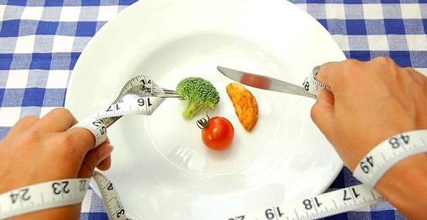Bu dönemde yiyeceklerinizin porsiyonlarına dikkat edin. Hafif ve azar azar yiyin.