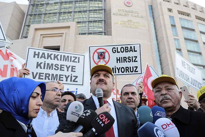 Taksicilerden Adliye Önünde Uber Protestosu: 'Sağı Solu Yakıp Yıkmak İstemiyoruz'