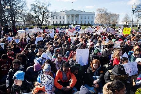 ABD'de Öğrenciler Sokakta: 'Silah Lobisi İçin Feda Edecek Hayatımız Yok'