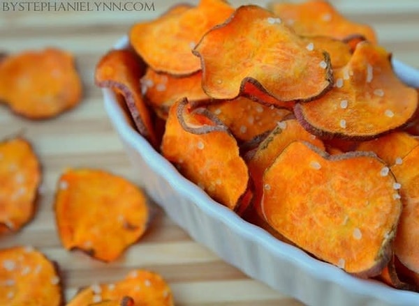 9. Перестаньте перекусывать вредной едой