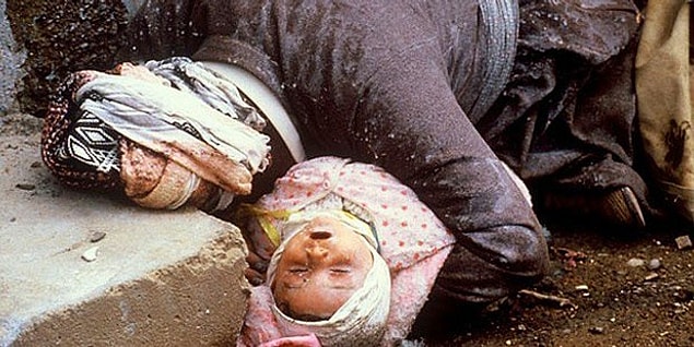 Resmi rakamlara göre 5 bin sivil kimyasal gazlardan zehirlenerek öldü, 14 bini aşkın kişi de yaralandı. Olay nedeniyle 1 milyondan fazla kişi Türkiye ve İran'a sığındı.