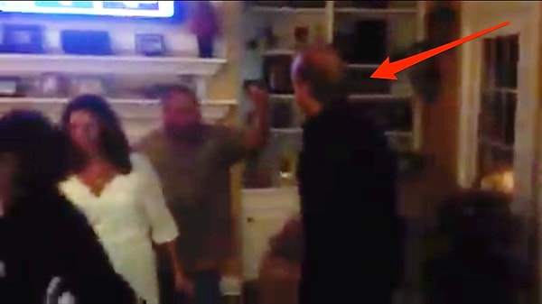 5. Он заявился на вечеринку в загородном доме