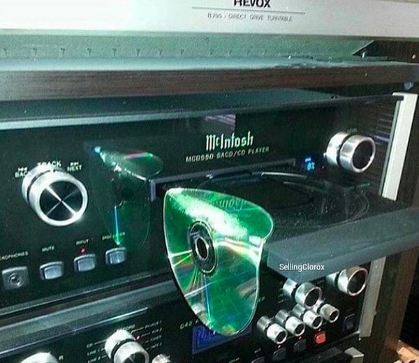 10. Когда музыка настолько горячая, что даже диски плавятся! 😳💿
