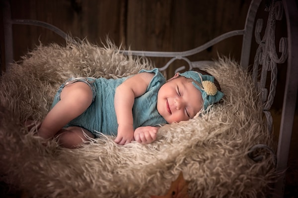 7. Она полагает, что нет ничего прекраснее детской улыбки.