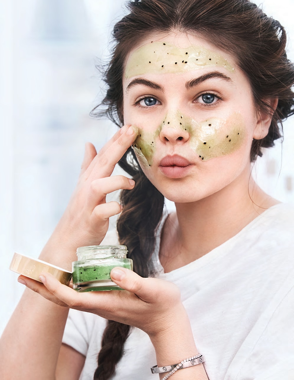 Bu Meyvelere Bayılıyoruz! Doğal İçerikleri Cildimize Çok İyi Gelen Meyveler