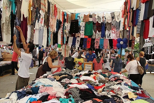 4. Не стесняйся заглядывать на рынки и в сэкондхенды. Если хорошенько поискать, можно найти такие сокровища, что ой-ой-ой! К тому же, за меньшие деньги :)