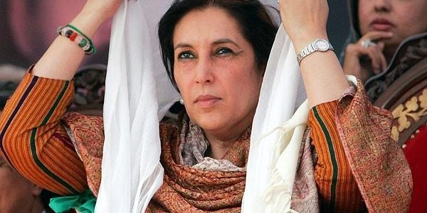 5. Müslüman bir ülke olan Pakistan'ın ilk kadın başbakanı olarak tarihe adını yazdıran Benazir Bhutto suikasta kurban gitmişti...