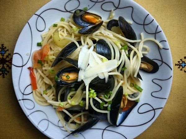 8. Если мидии не раскрылись во время готовки, значит их лучше выбросить.