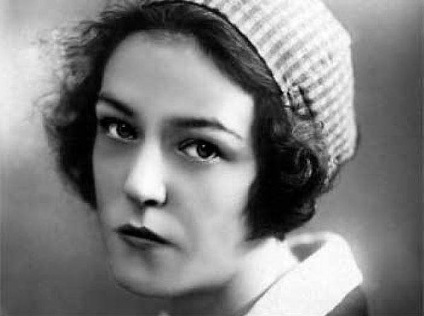 7. "Не отрекаются любя..." Вероника Тушнова