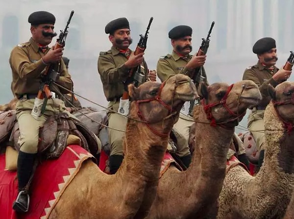 9. Батальон верблюжьей кавалерии можно увидеть в...