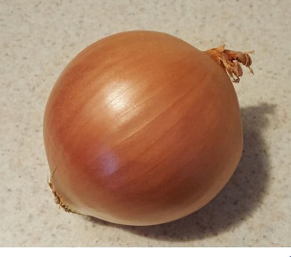 5. Только полюбуйтесь на эту идеальную (иначе не скажешь) луковицу 😱