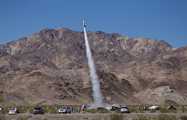 7. Полет, к сожалению, (а, может быть, к счастью) оказался недолгим — всего 4 секунды.