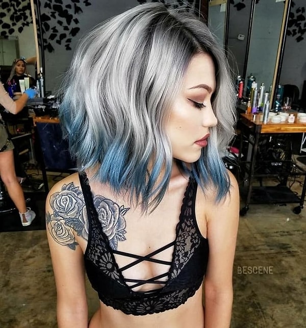 8. Знаете, как называется удлинённый боб? Лоб! И он тоже будет моден в этом сезоне. А цветные пряди на кончиках помогут сделать его ещё более стильным!