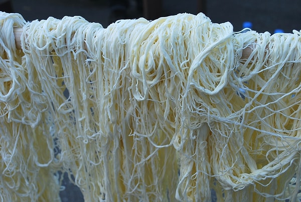 10. Последний вопрос для настоящих знатоков сырного дела: что это за сыр? 😳