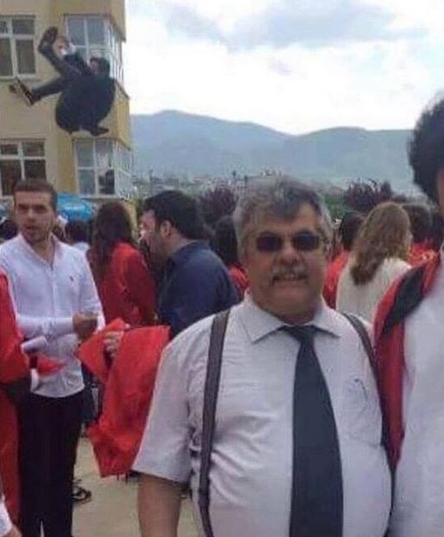 14. Yıllar sonra okul günlüğüne girmiş bu fotoğrafla, herkes tarafından böyle hatırlanmak. :)
