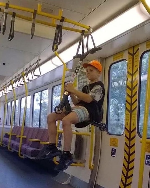 2. Общественный транспорт может быть крутым аттракционом, если ты знаешь, как все устроить