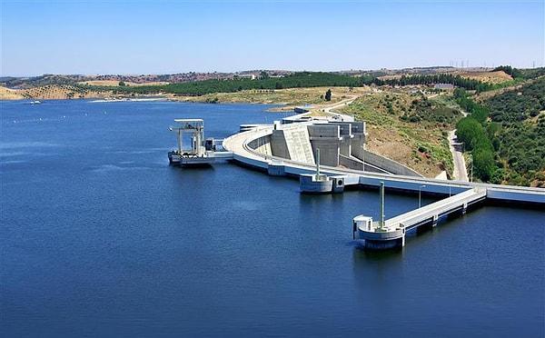 Portekiz Enerji Altyapı Şirketi verilerine göre, ülkedeki bol yağışlı ve rüzgarlı hava koşulları geçen ay hidroelektrik ve rüzgar santrallerinde üretimi artırdı.