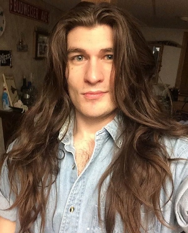 1. Итак, знакомьтесь, это Джеффри Кендалл. Ему 26, и он проживает в штате Коннектикут, США.