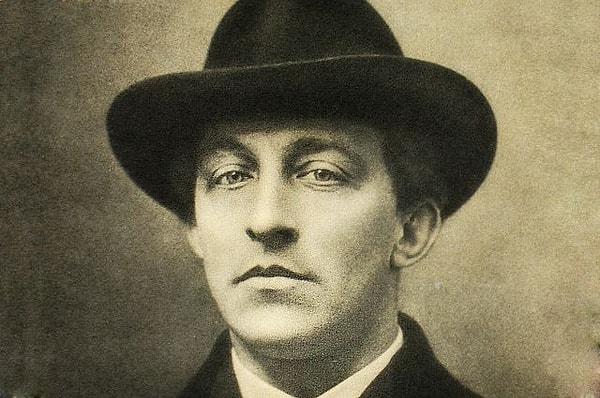 4. Город спит, окутан мглою...   Блок А.А.