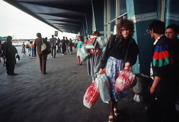 8. За это время она успела проникнуться завораживающей русской средой.