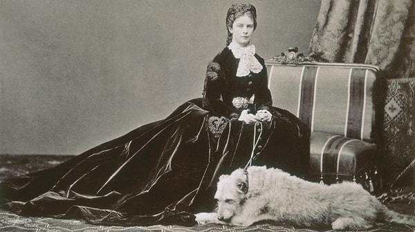 7. Avusturya İmparatoriçesi Elisabeth