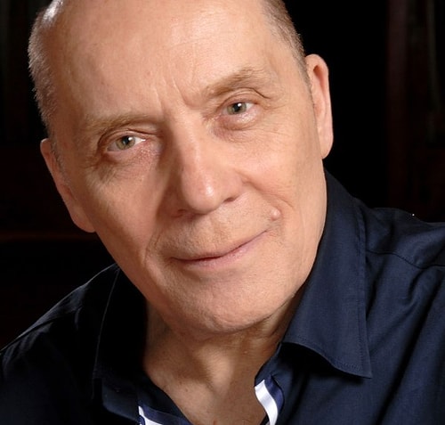 Александр Филиппенко (73 года) — Владимир Прутковский, отец Вики