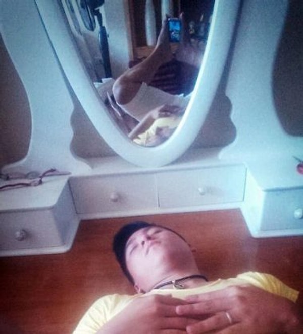 13. "Любимая сделала фото, пока я спал..."