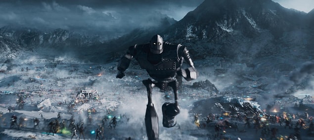1. Filmi izlemeden önce 99 yapımı animasyon filmi Demir Dev'i izlemekte fayda var. Çünkü Ready Player One'ın kilit karakterlerinden biri olarak kullanılmış.