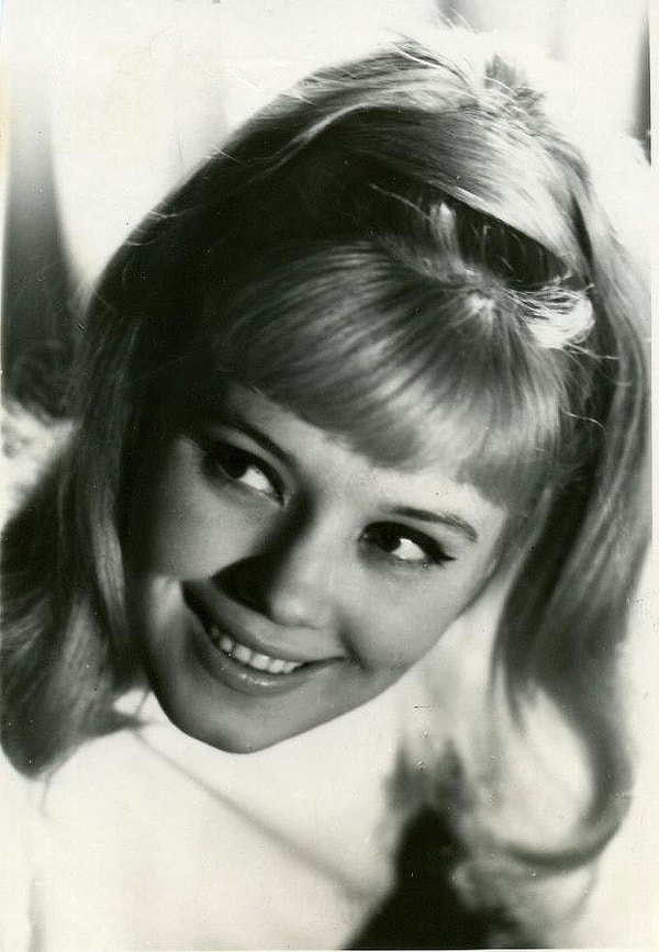 4. Узнаете эту женщину?