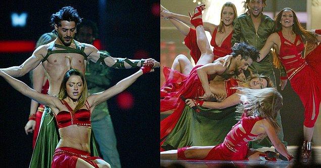 Hadise'nin Eurovision performansında baş dansçı olarak görmüşüz meğerse Uğur Yıldıran'ı.