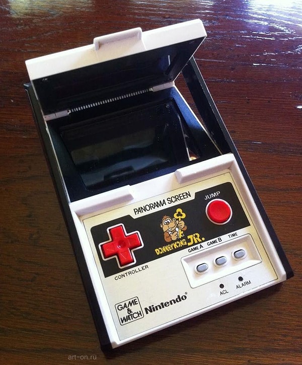 11. Nintendo CJ-93 Donkey-Kong JR 1983 и Электроника ИМ-12 "Винни-Пух"