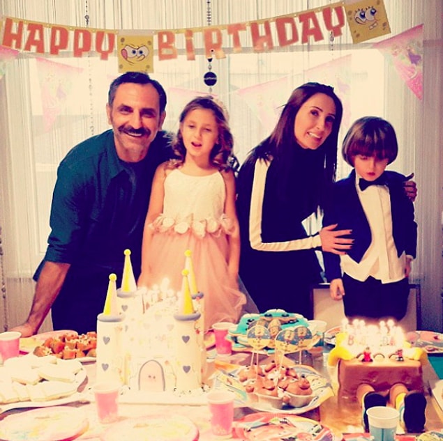 15. Gürkan Uygun ve Şebnem Ceylan'ı birbirlerine hala böylesi aşkla bakabildikleri için tebrik ediyor, Mihriban Balım ve Ateş'le bir ömür boyu mutluluklar diliyoruz! 👏