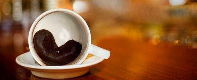 Faladdin uygulamasını hepimiz biliyoruz artık. Şimdi kabul edelim, ne zaman bir ortamda Türk kahvesi içilip fincanlar kapatılsa içimizden biri mutlaka Faladdin'e fal gönderiyor.