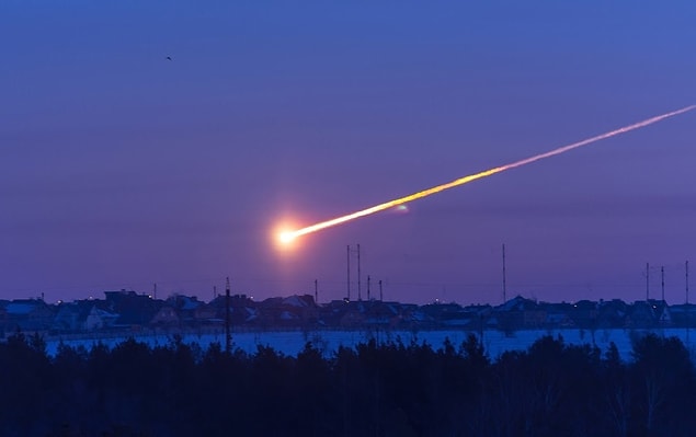9. 13 Nisan 2029’da 300 metre çapında bir astreoit Ay’dan daha yakın bir mesafeden Dünya’yı teğet geçecek. Olayı çıplak gözle gözlemlemek mümkün olabilecek.