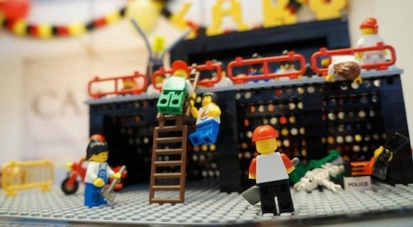 Mardin'in Midyat ilçesine bağlı Sivrice köyünden Dilara, Enver, Derya, Meryem, Engin ve Seydi 2014 yılında İspanya’da düzenlenen First LEGO Ligi Avrupa Şampiyonası’na tüm olanaksızlıklara rağmen katıldılar.