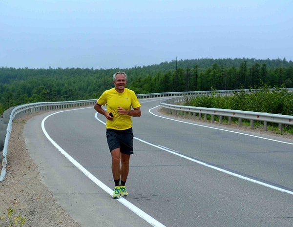 5. А в прошлом году он совершил вики-забег от самой северной точки Сахалина до самой южной.