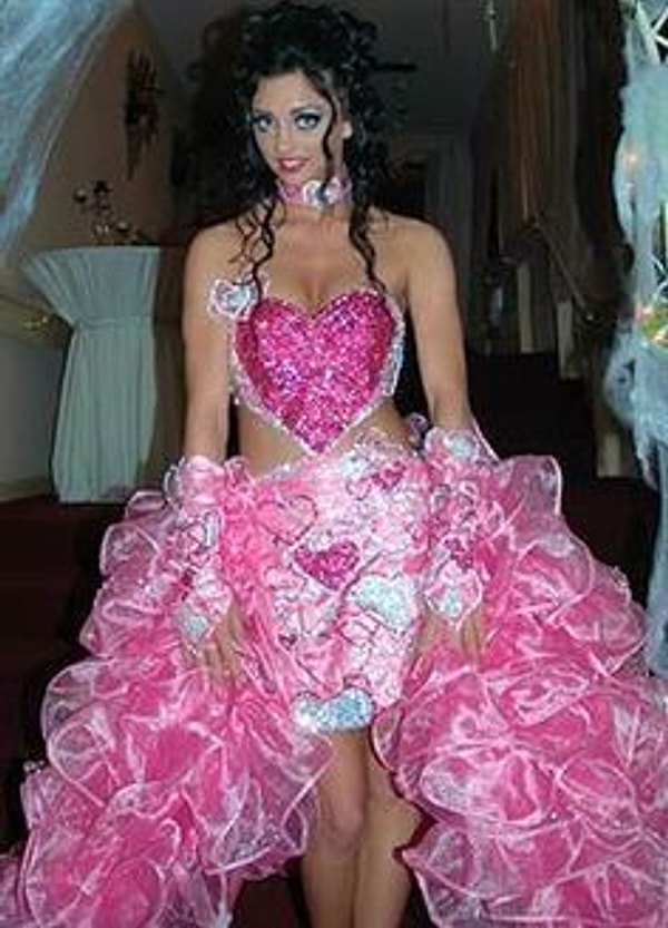 17. Эта Барби сбежала с выпускного 🔔