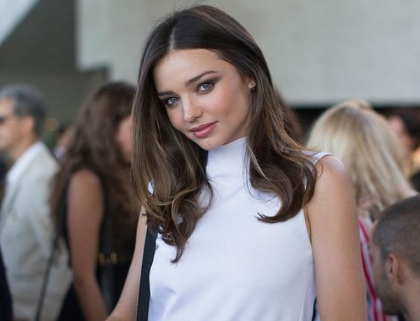 4. Миранда Керр - маска из свежих огурцов