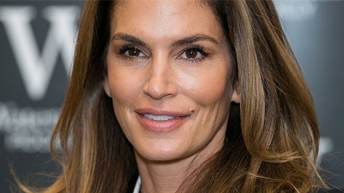 9 советов по уходу за собой от Синди Кроуфорд, которая даже в свои 52 выглядит шикарно