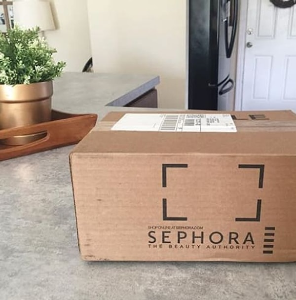 8. Если заказываете косметику онлайн, сделайте выбор в пользу более большой посылки