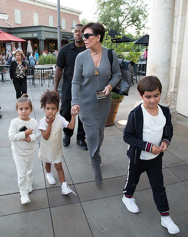 6. Ailenin küçük fertlerinin Kris Jenner'a anneanne demeleri yasak.