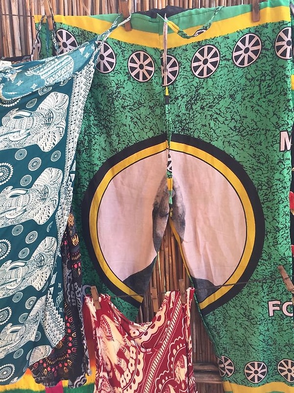 14. Как вам такие брюки с изображением Нельсона Манделы?