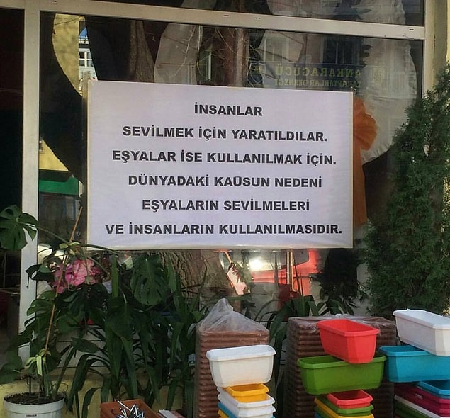 2. G.M.K. Bulvarında bulunan bu çiçekçi insana beş dakikalığına hayatı sorgulatıyor...