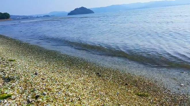 Bu Plajda Cam Var! Japonya'nın Renkli Camlarla Kaplı Muhteşem Plajı