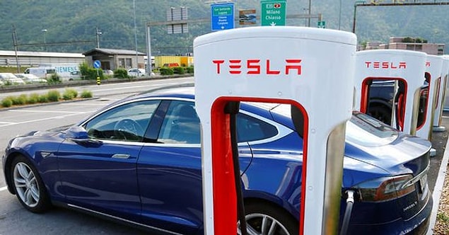 IEA raporuna göre, dünyada elektrikli araç sayısının 2020'de 9 ila 20 milyon, 2025'te ise 40 ila 70 milyon arasında olması öngörülüyor.