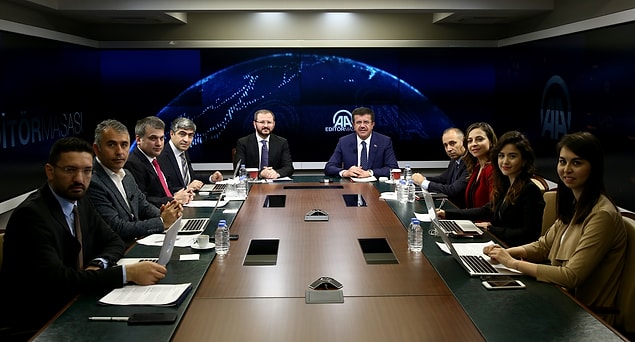 Bakan Zeybekci'nin AA Finans Editör Masası'nda yaptığı açıklamalarda, son dönemde yaşanan kur artışlarıyla ilgili yorumu öne çıktı.